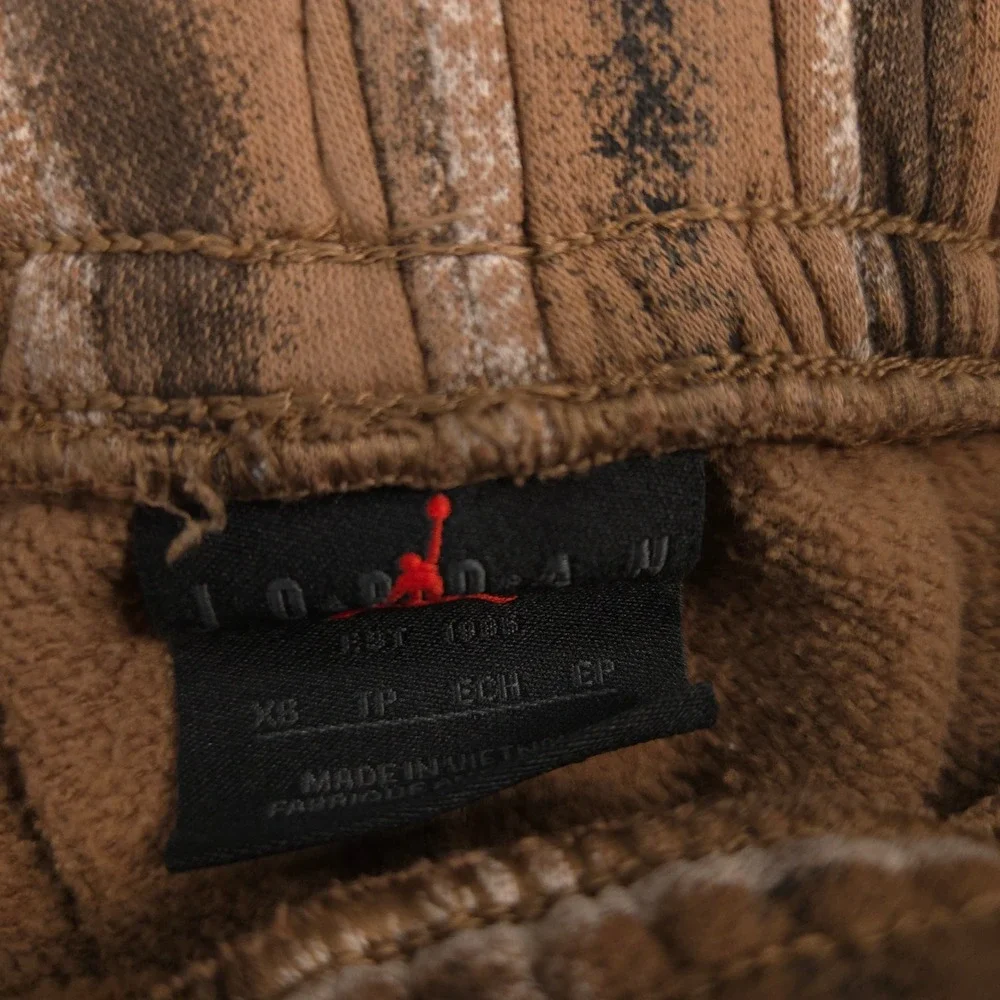 Jordan essentials fleece